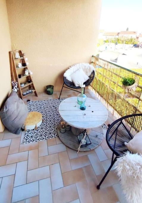 Un Nid D'Amour Appartement Ruoms Buitenkant foto